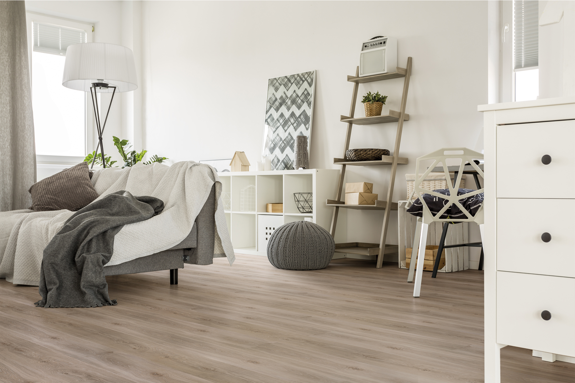 Panele laminowane czy podłoga drewniana – co wybrać PERSECTO_aranzacja_DAB_BIZANTYJSKI